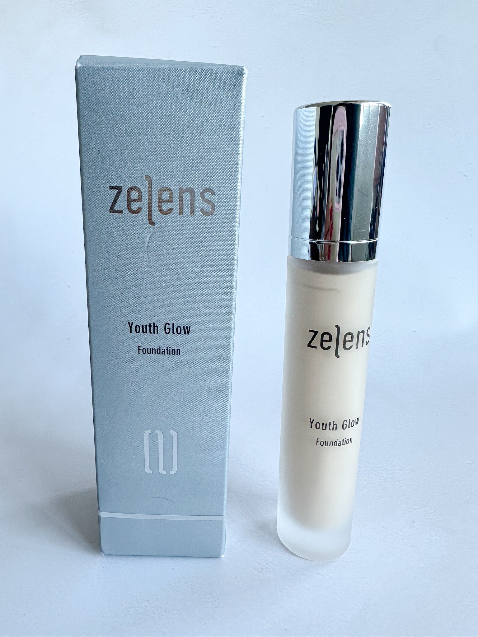 Zelens Youth Glow Foundation in Cameo 30ml