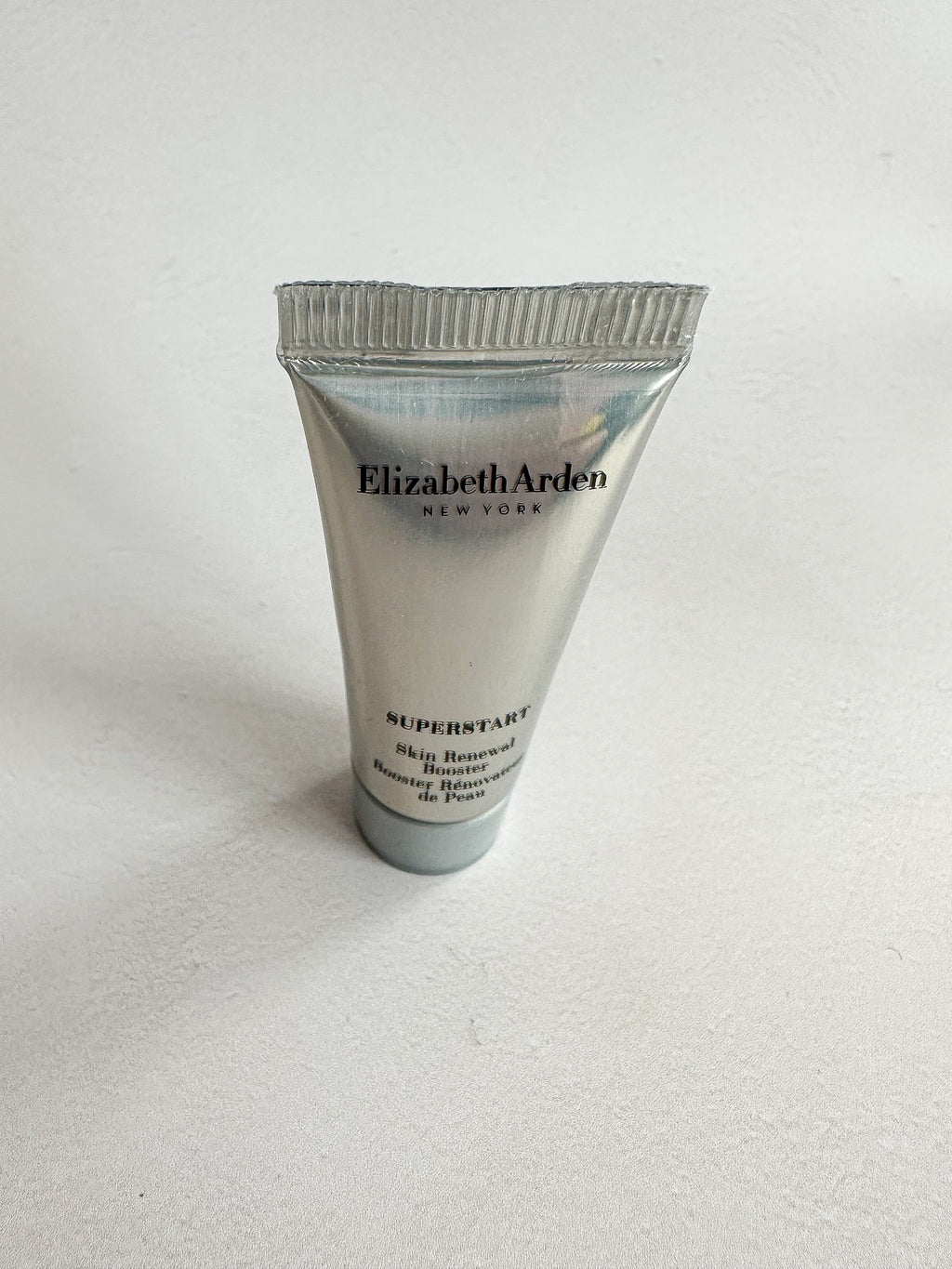 Elizabeth Arden Prevage Anti-Aging Hautpflege-Set (Prevage Serum in Originalgröße + Reinigungsgel + mehr) im Kulturbeutel