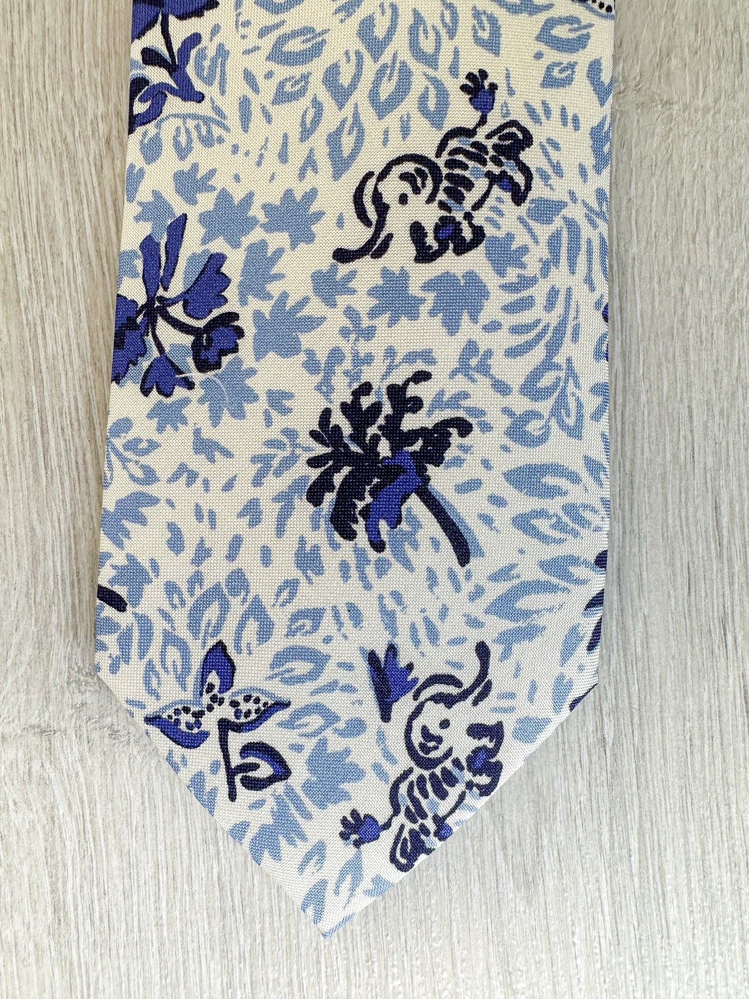 Drake's Blue White Floral Tropical Silk Tie - House Of Huntington