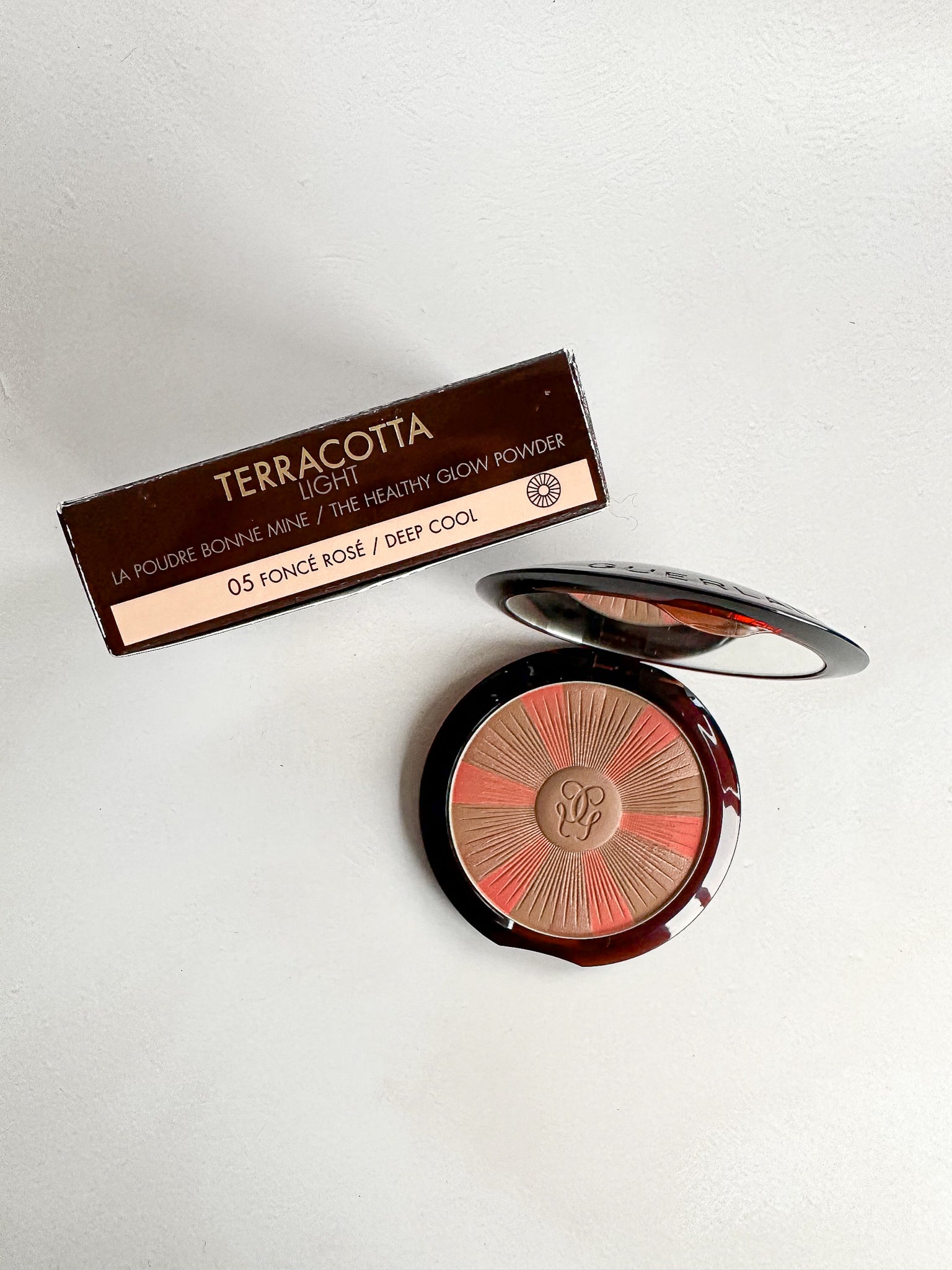 Guerlain Terracota Healthy Glow Bronzing Powder Shade 05 Deep Warm
