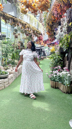Amy Jane London Clara Floral Prairie Maxikleid mit hohem Kragen