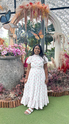 Amy Jane London Clara Floral Prairie Maxikleid mit hohem Kragen