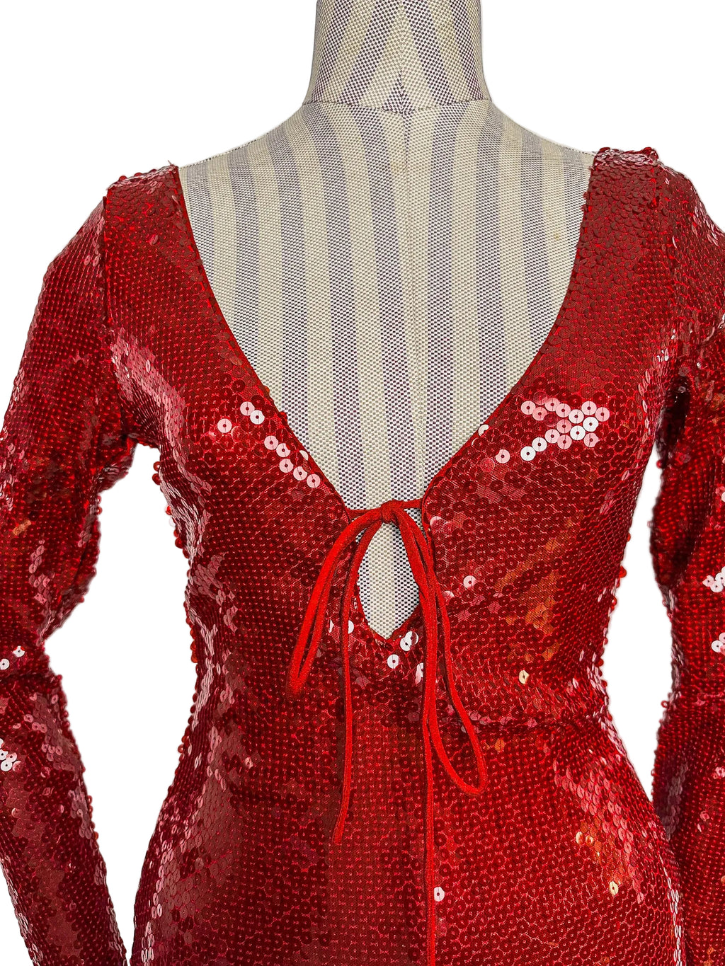 Robe midi rouge à sequins Bardot, bretelles et dos nu