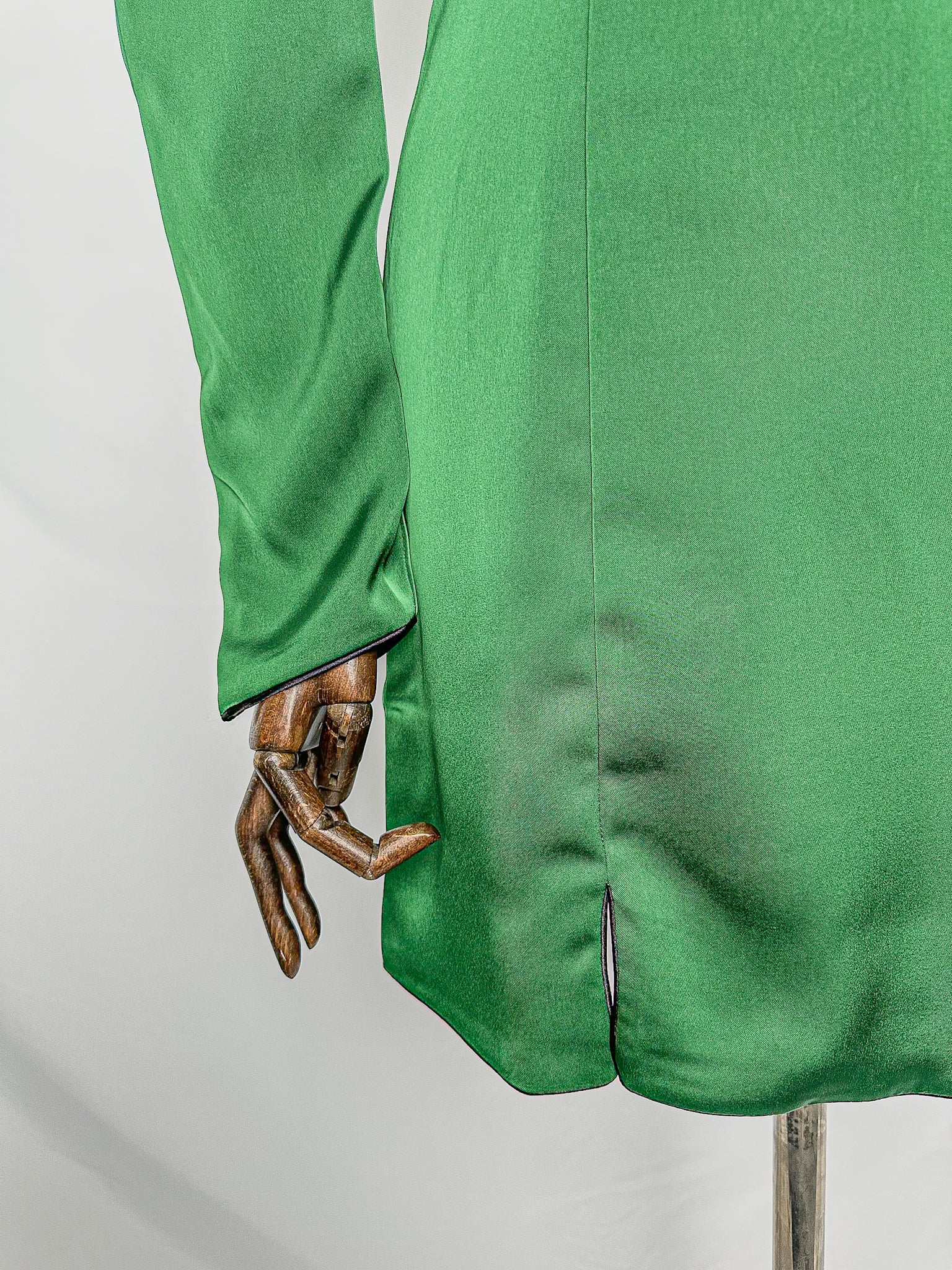 De La Vali Green Satin Lace Detail Open Front Mandarin Collar Mini Dress