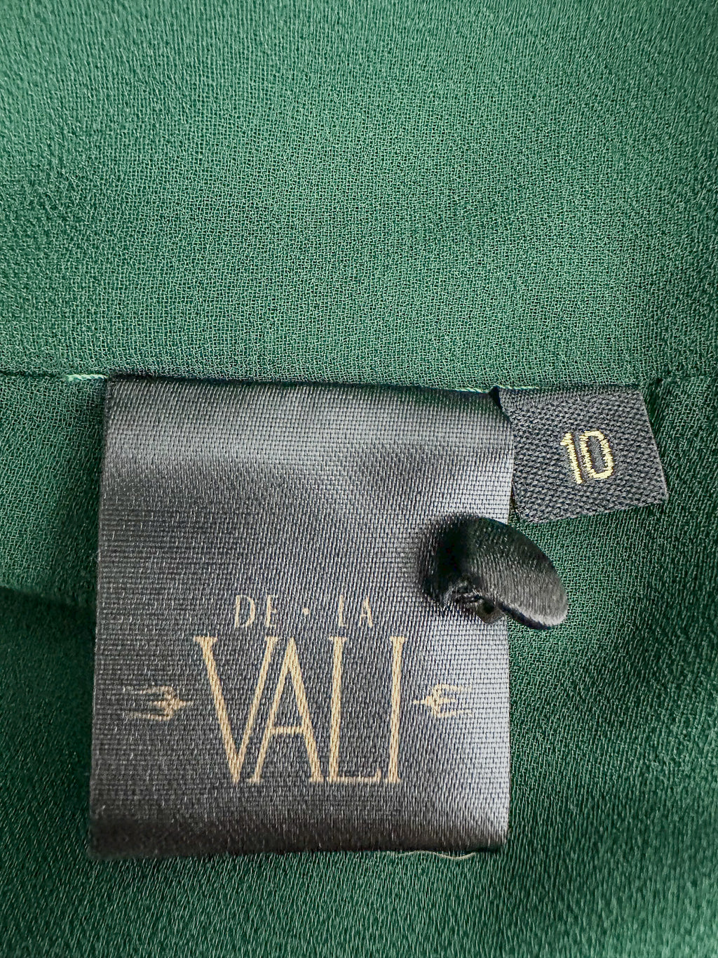 De La Vali Green Satin Lace Detail Open Front Mandarin Collar Mini Dress