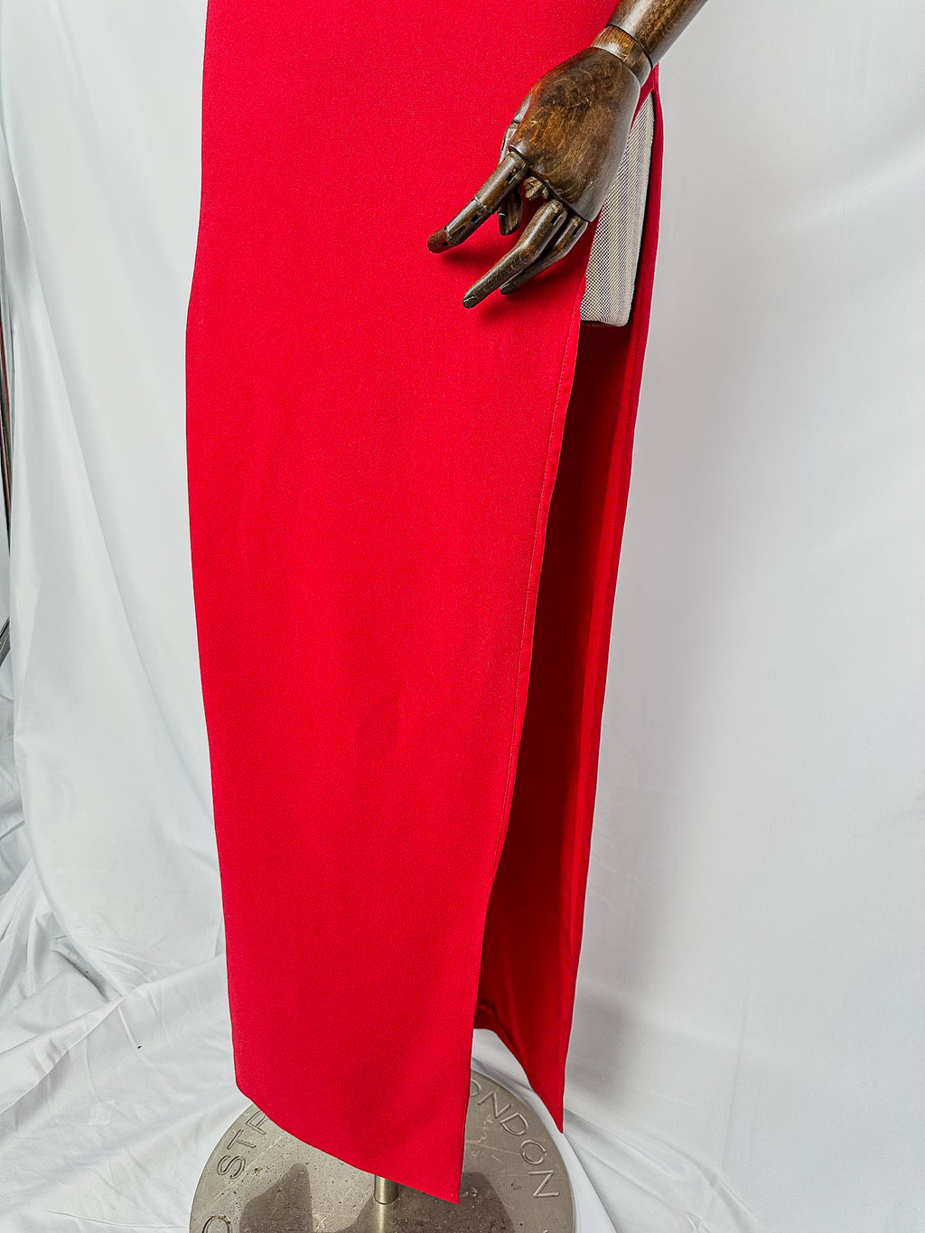 Mônot Red Cut-Out Thigh High Slit Leg Gown
