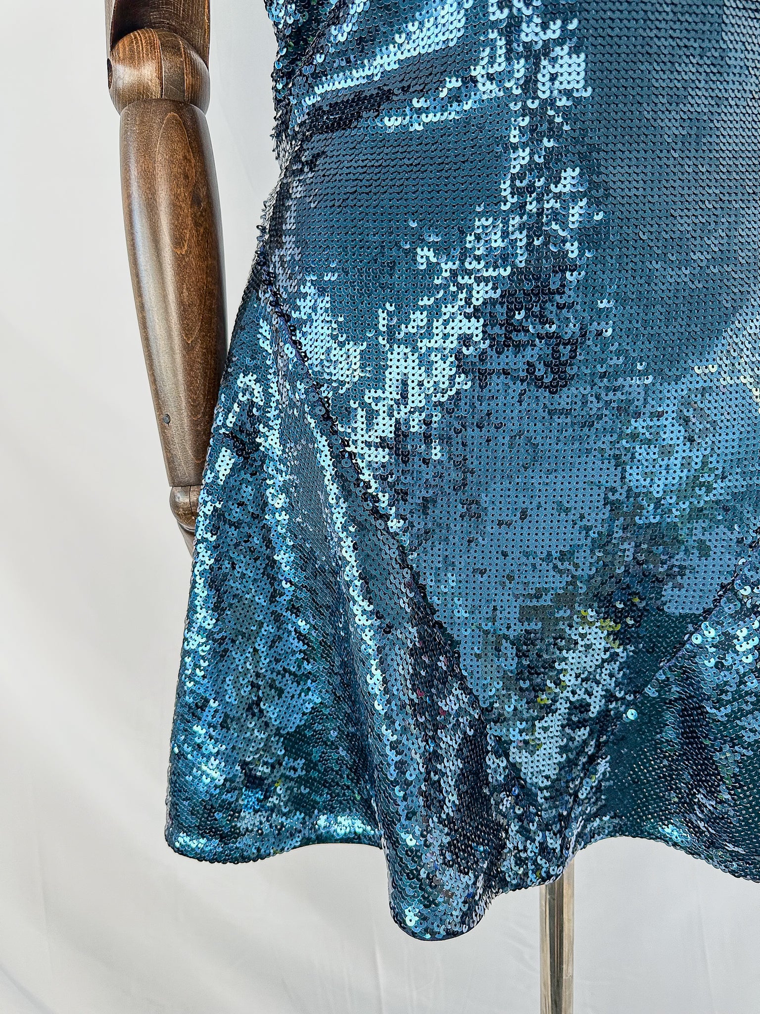 De La Vali Blue Sequinned Keyhole Front Puff Sleeve Mini dress