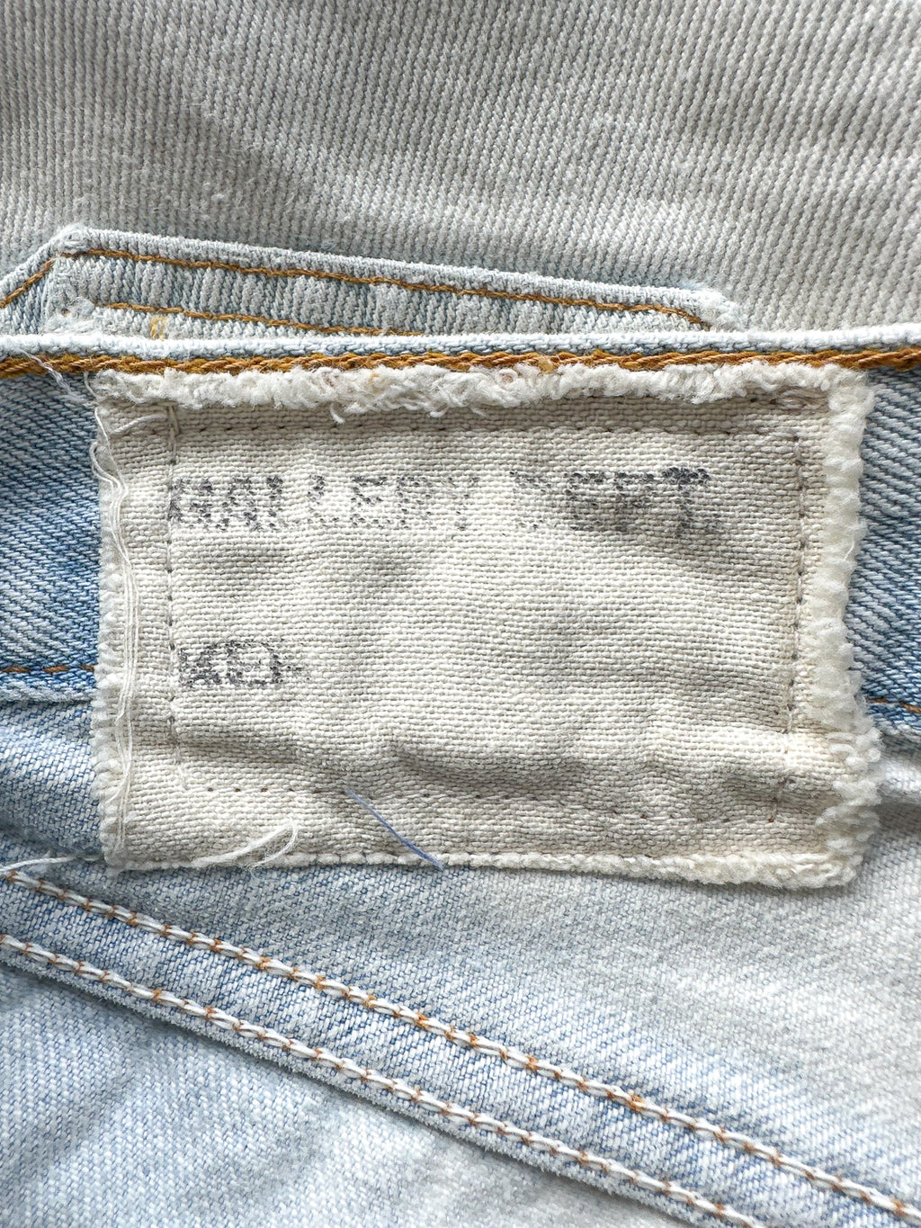 Gallery Dept – Levi 5001 Ken – Überarbeitete Vintage-Jeans mit zerrissener Lackierung