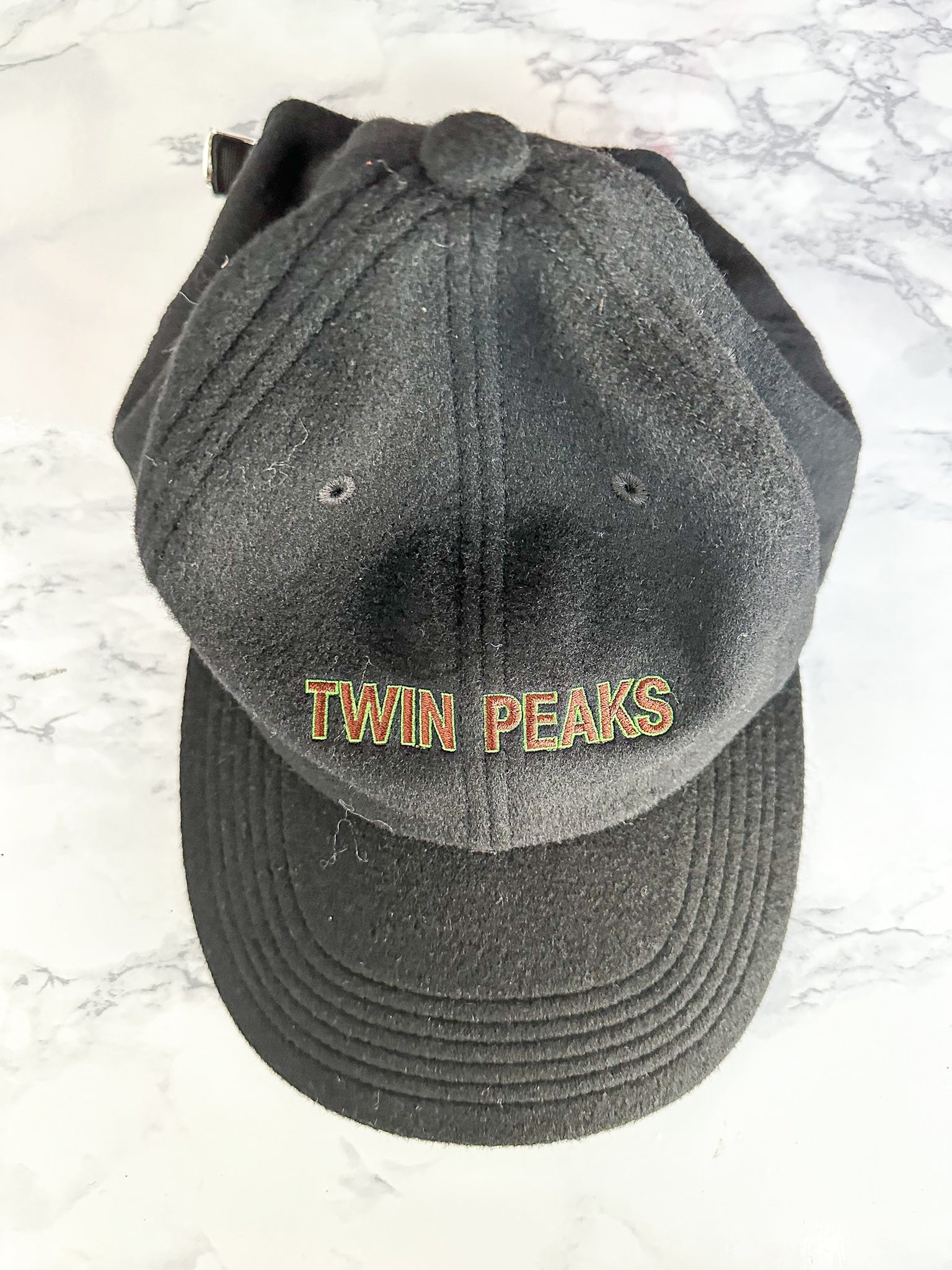 Undercover Twin Peaks Kijima Takayuki Embroidered Wool Cap In Black