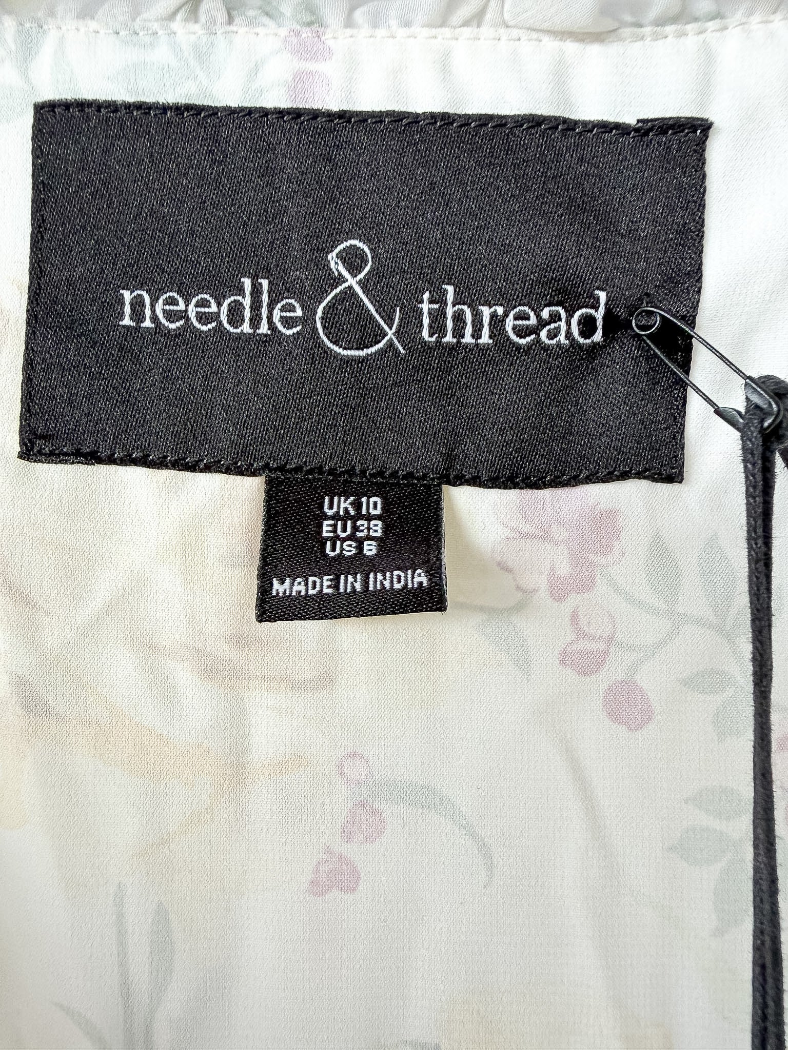 Robe midi Needle & Thread en mousseline avec imprimé floral rose et coupe ballerine
