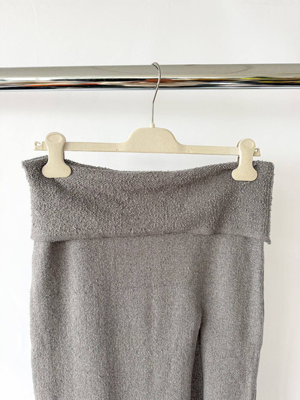 Jupe longue fendue Skims grise en maille texturée