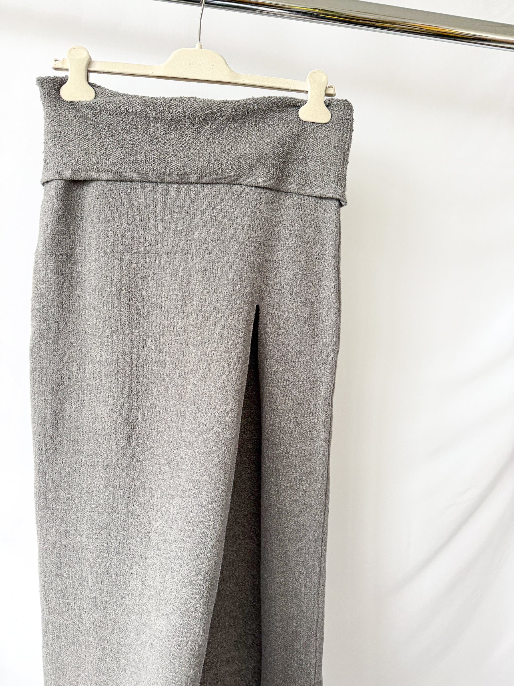 Jupe longue fendue Skims grise en maille texturée