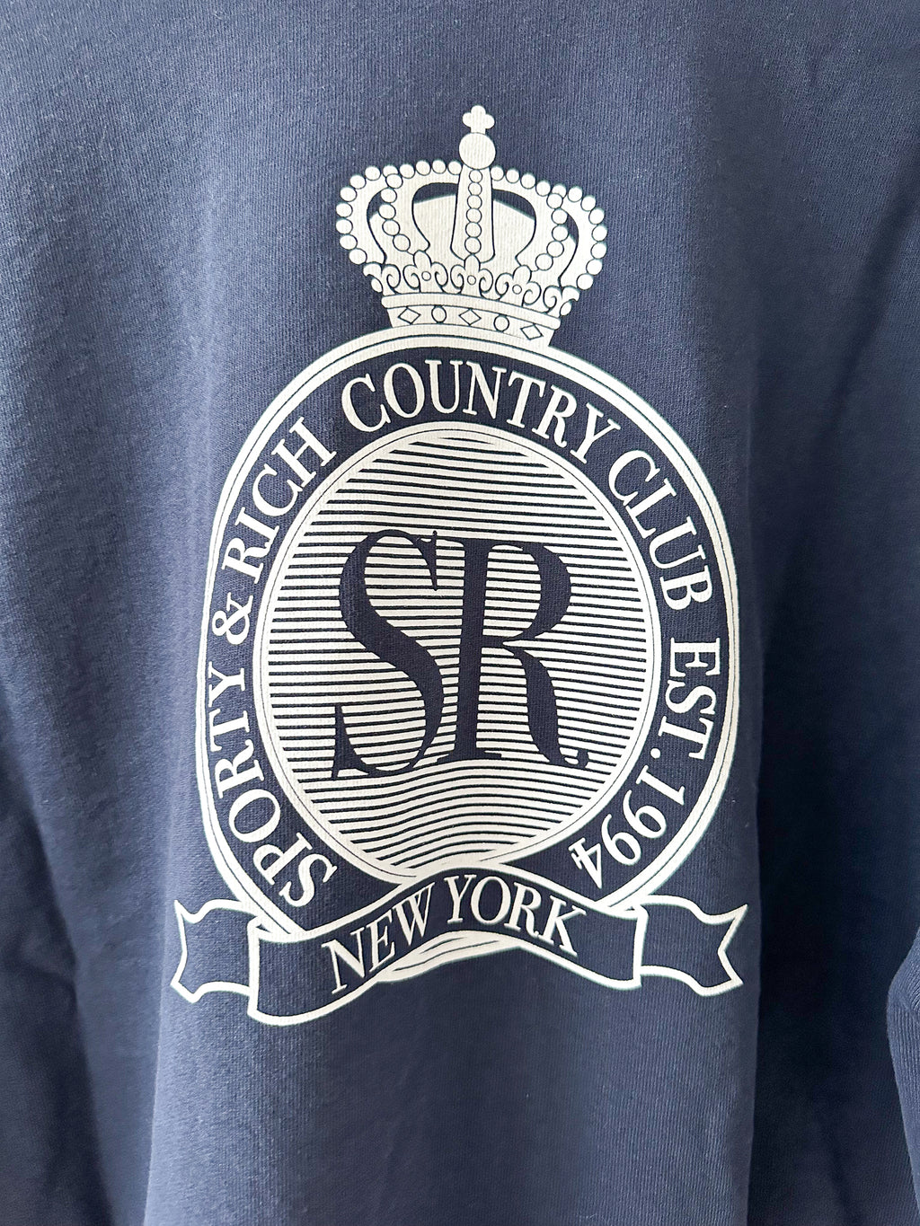 Sporty & Rich Navy Royal Club Crest Print Crewneck Cotton Sweatshirt