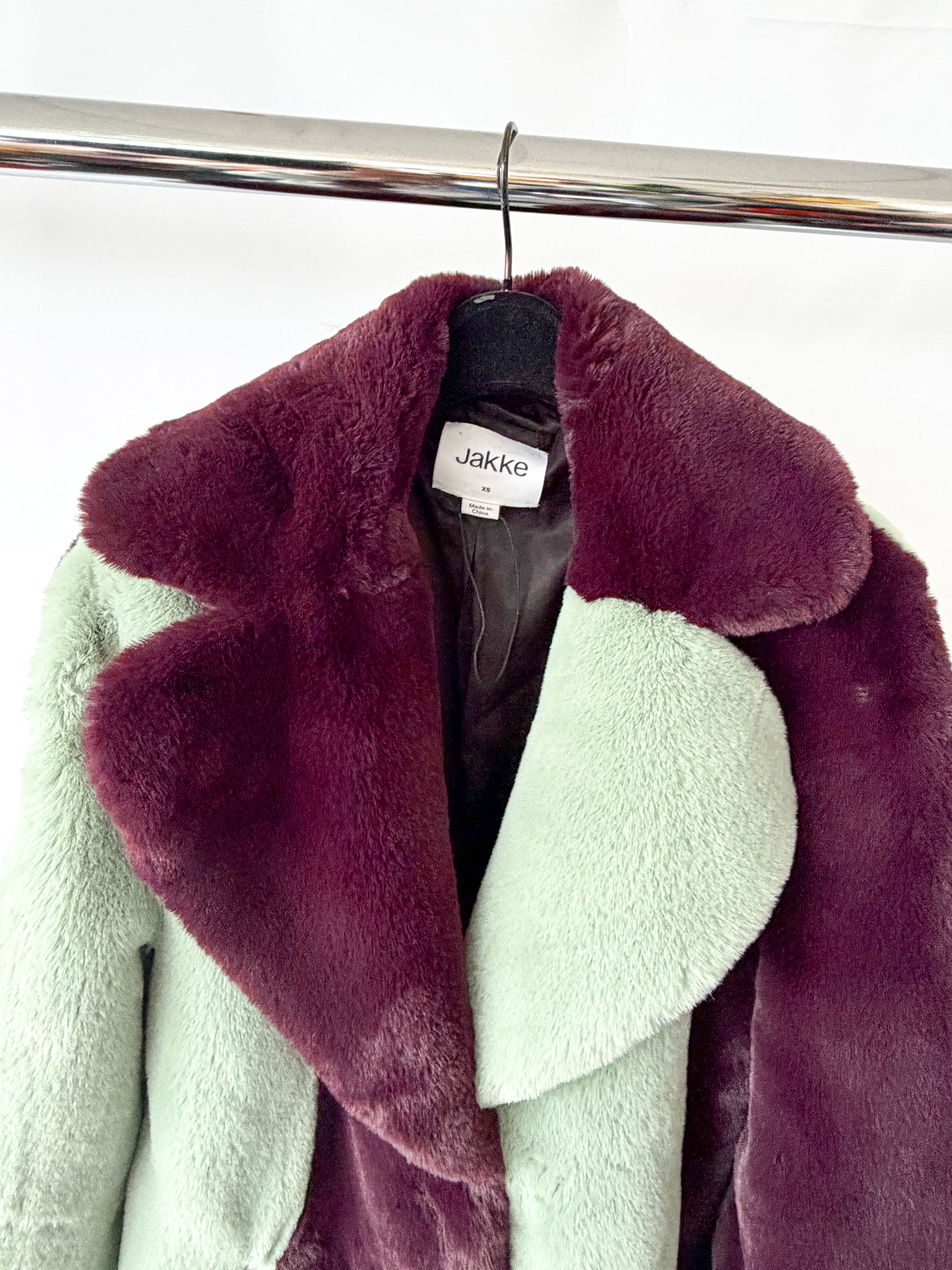 Jakke Katie Faux-Fur Colourblock Midi Coat