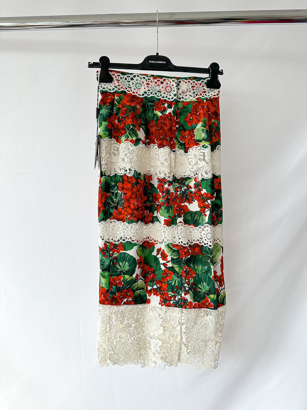 Dolce & Gabbana Red Floral Guipure Portofino Lace Panel Skirt