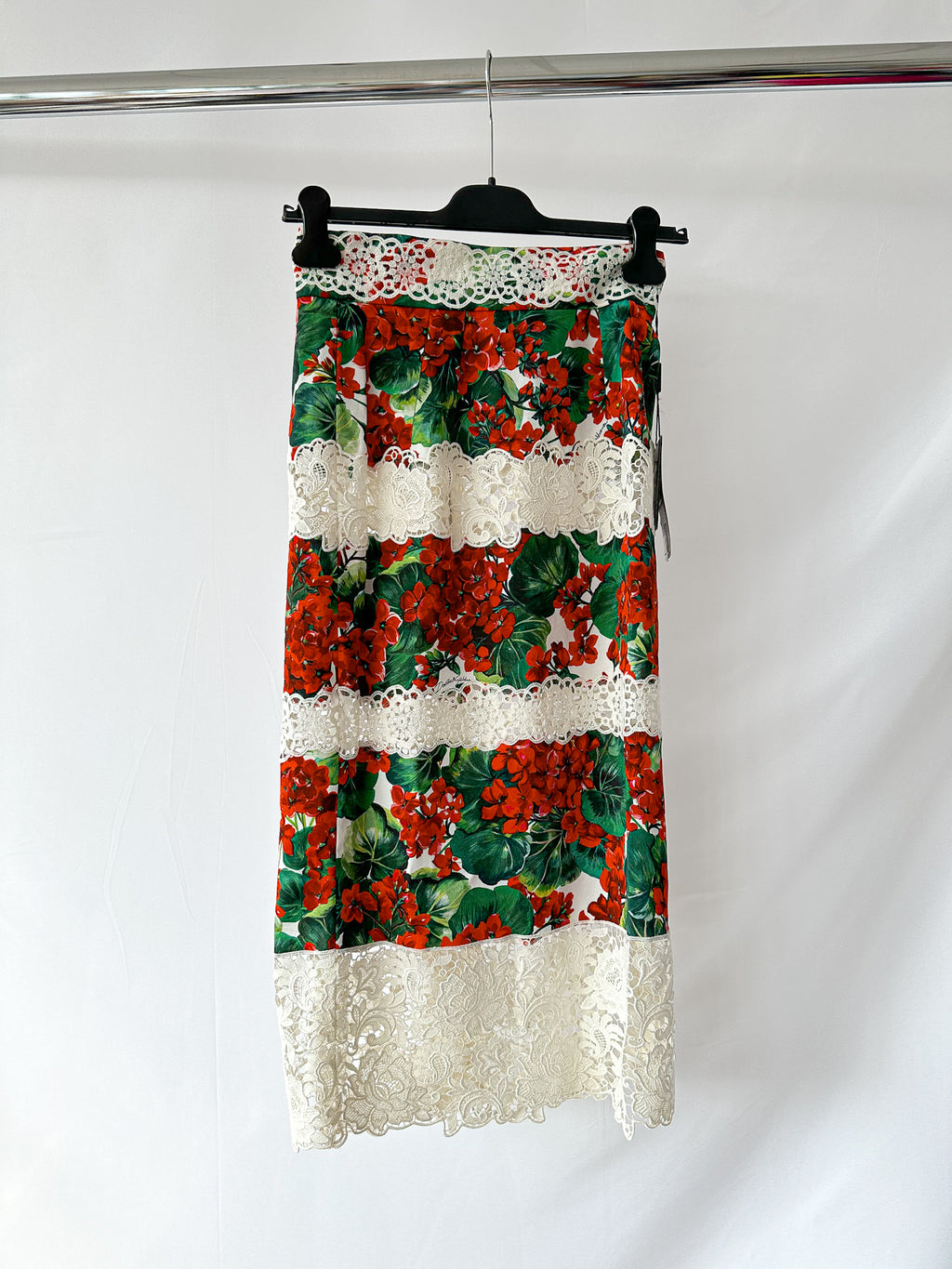 Dolce & Gabbana Red Floral Guipure Portofino Lace Panel Skirt