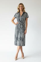 Samantha Sung Bedrucktes Wickelkleid mit kurzen Ärmeln