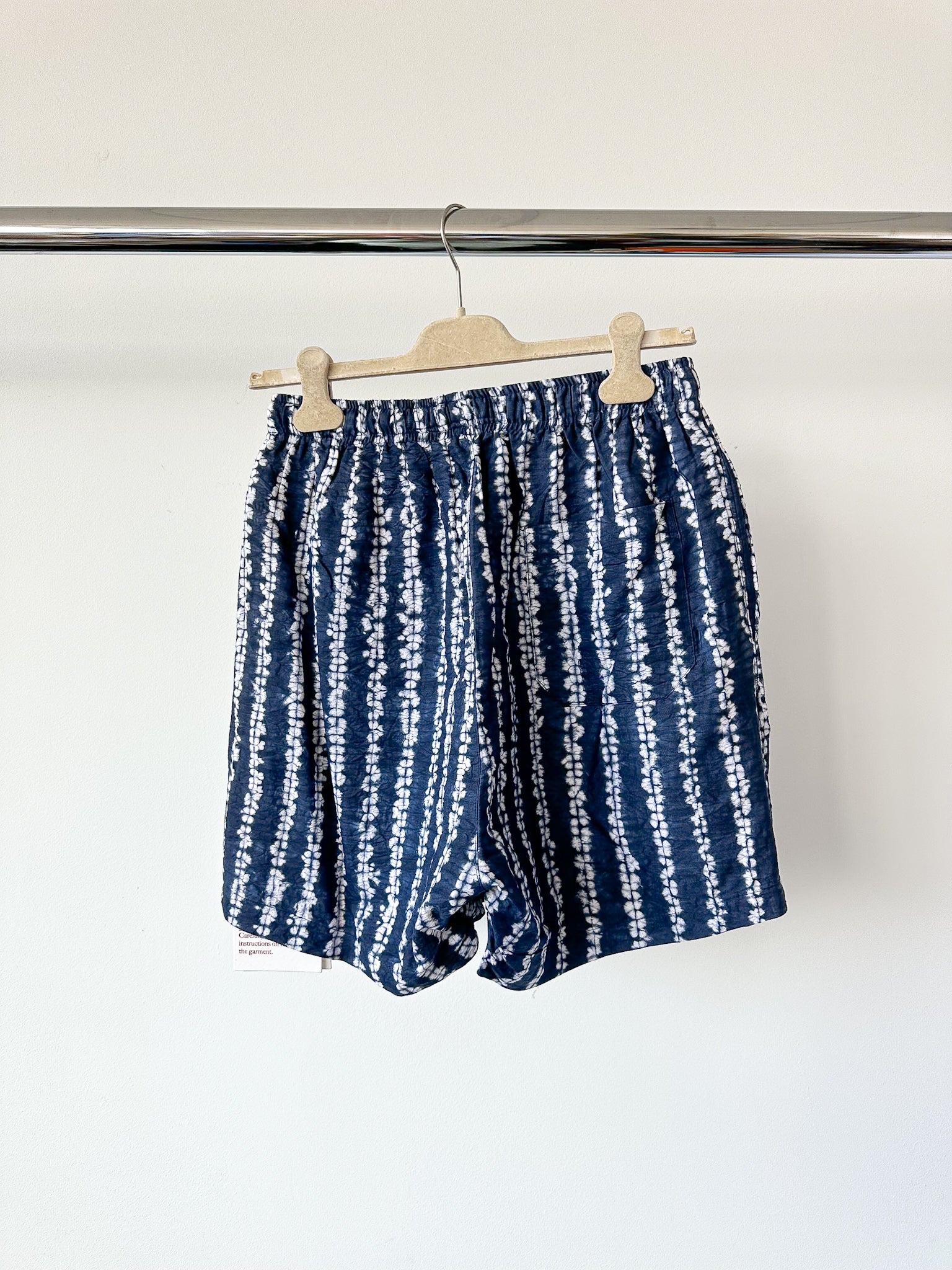 Short en soie bleu tie-dye Kartik Research