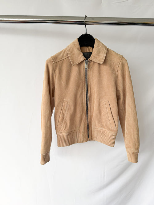 AllSaints Azari Bomberjacke aus Wildleder in Honigbraun