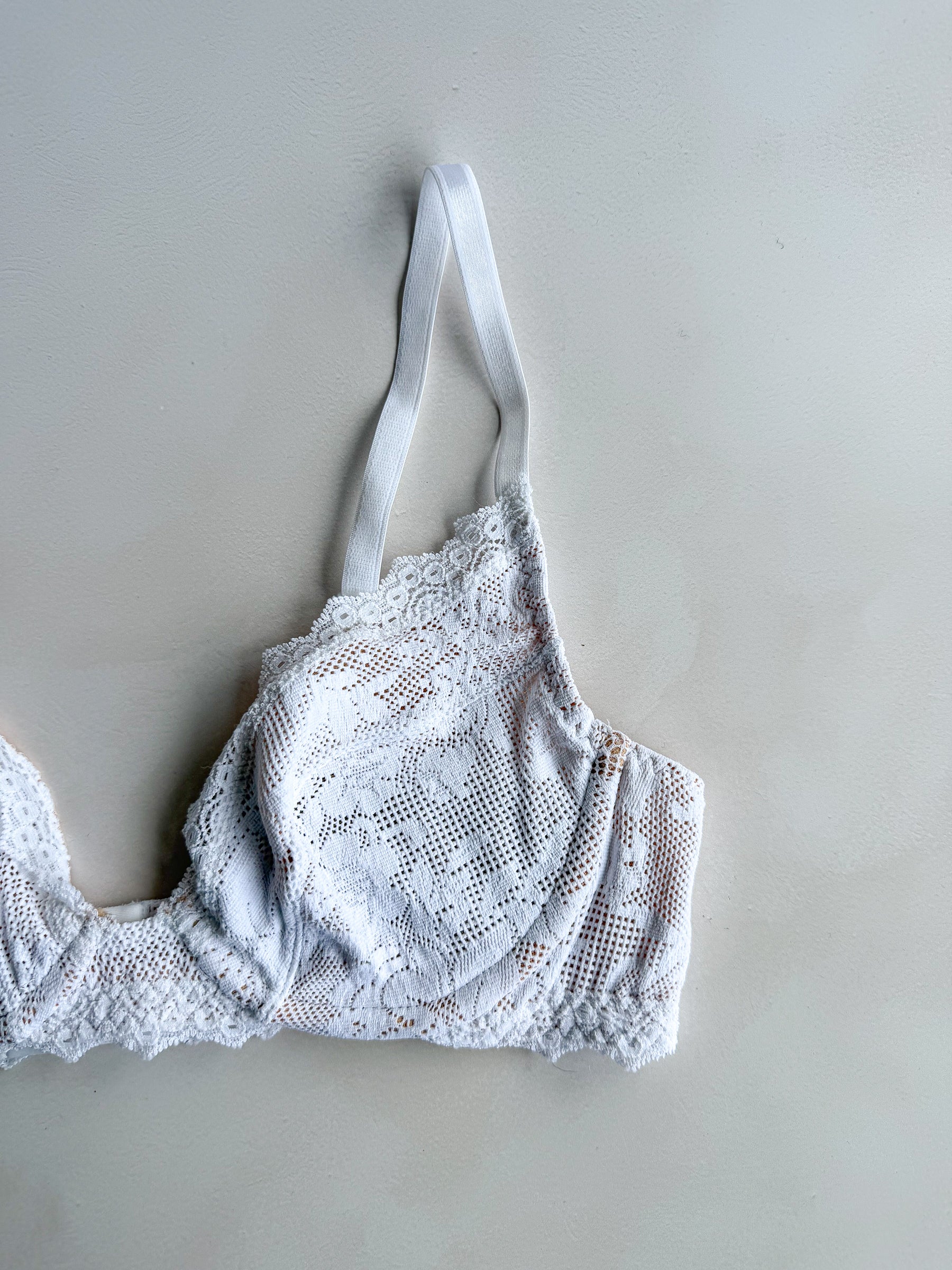 Pain De Sucre White French Lace Bra in Delia