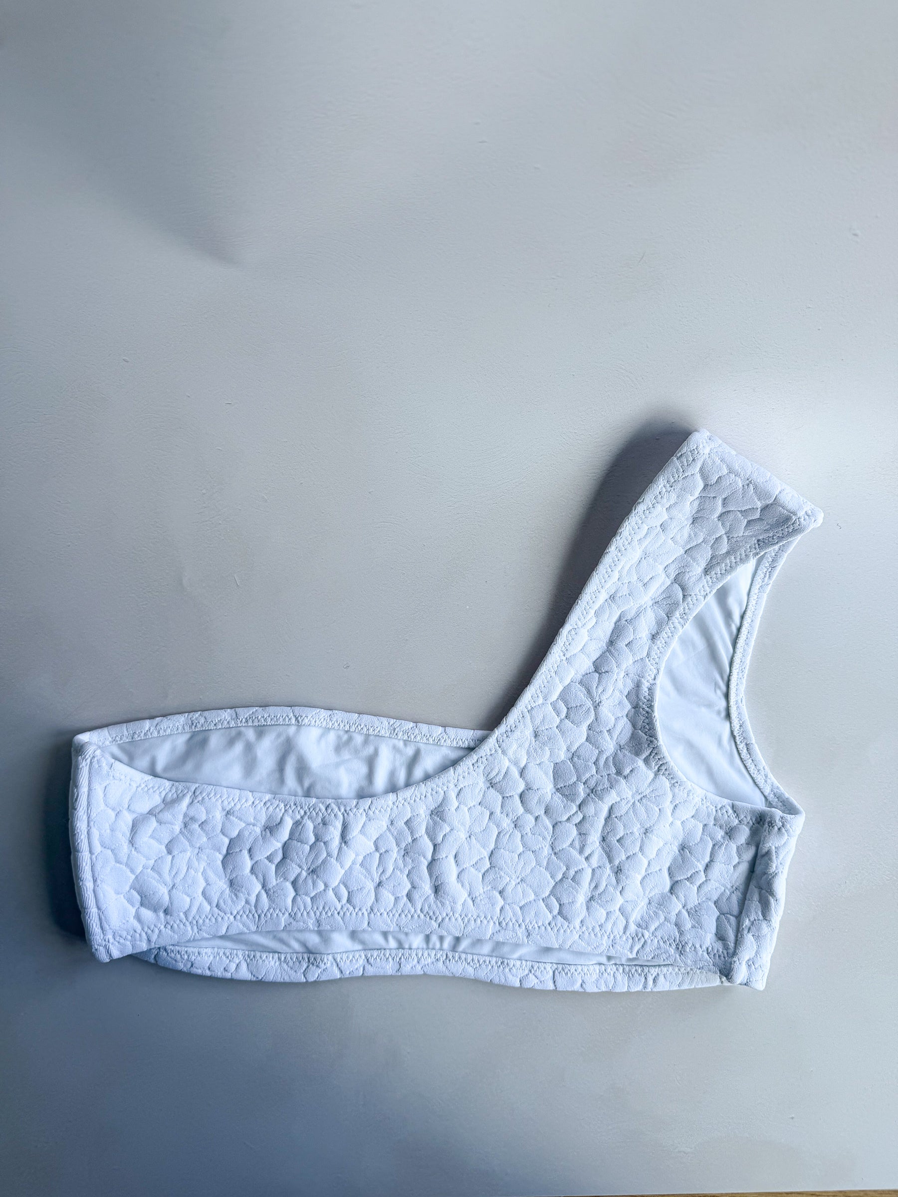 Pain De Sucre White One Shoulder Bikini Top in Myndy
