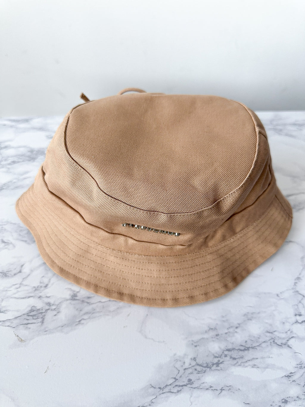 Bob beige Jacquemus Le Bob Gadjo avec logo en relief