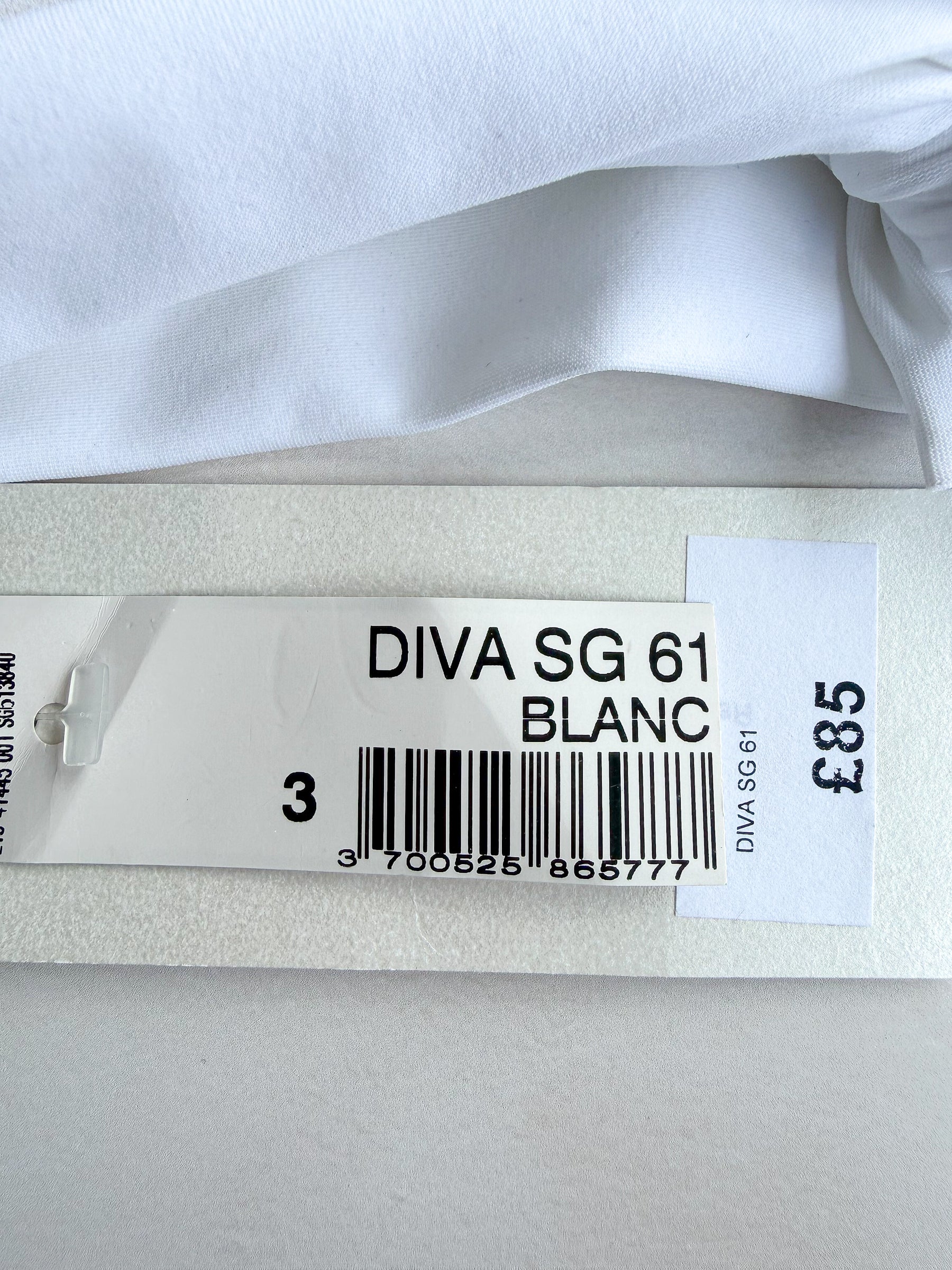 Pain De Sucre Bikini Top in Diva White