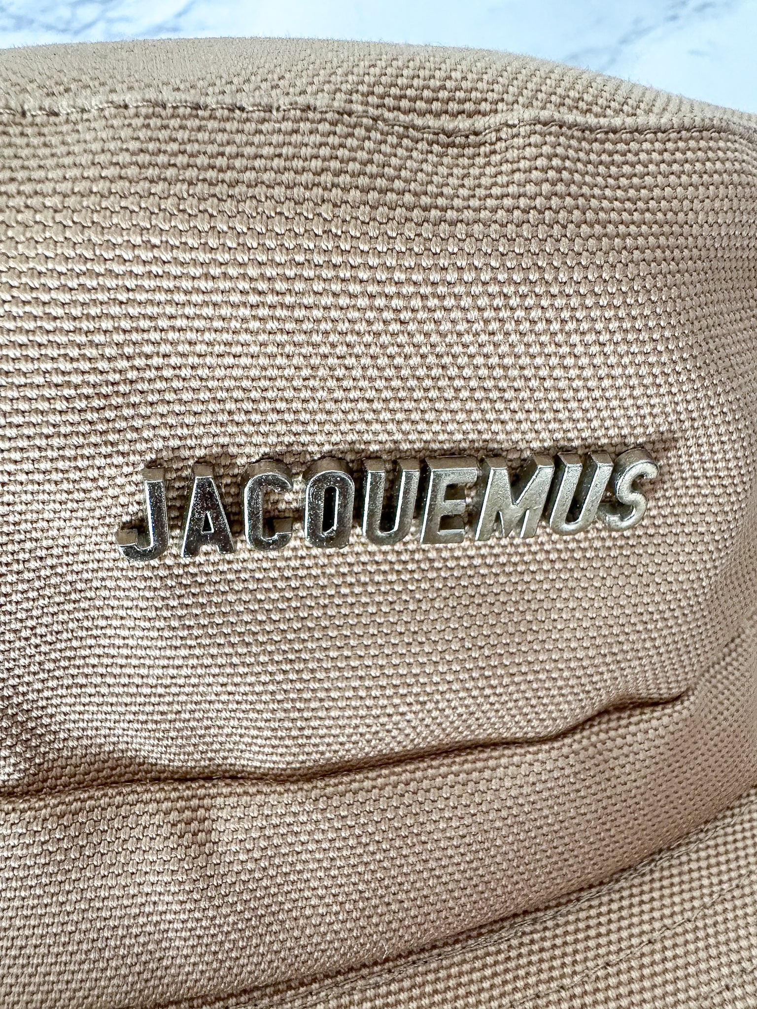 Bob beige Jacquemus Le Bob Gadjo avec logo en relief