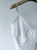 Pain De Sucre Alona Weißer Spitzen-Camisole-Tanga-Body-Top
