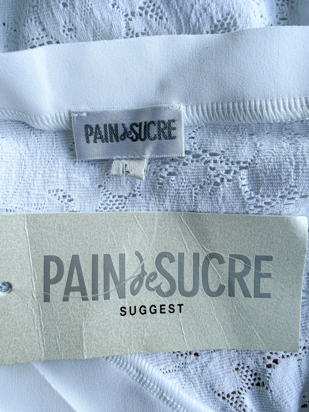 Pain De Sucre Alona Weißer Spitzen-Camisole-Tanga-Body-Top