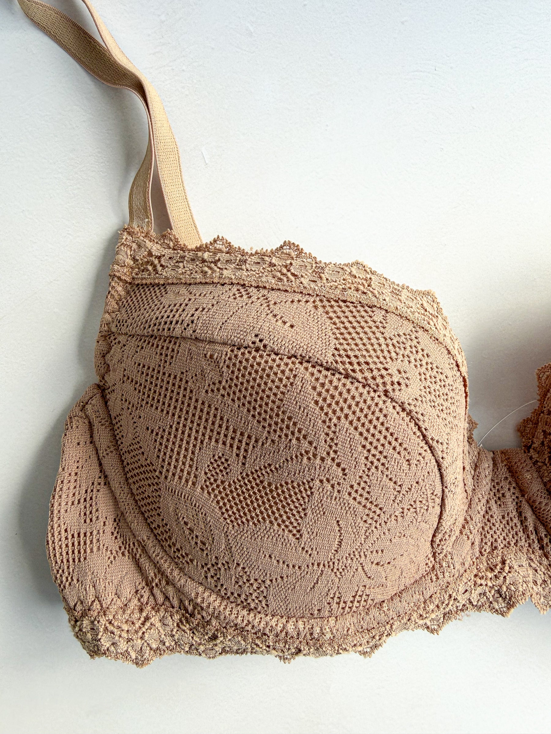 Pain De Sucre French Lace Padded Bra in Dean