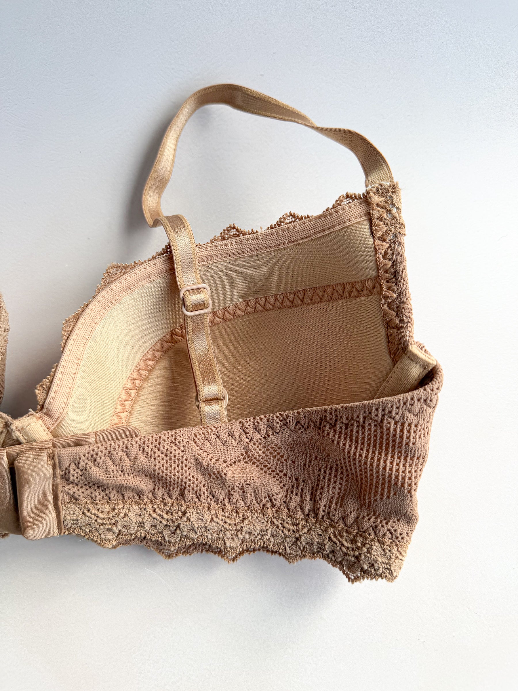 Pain De Sucre French Lace Padded Bra in Dean
