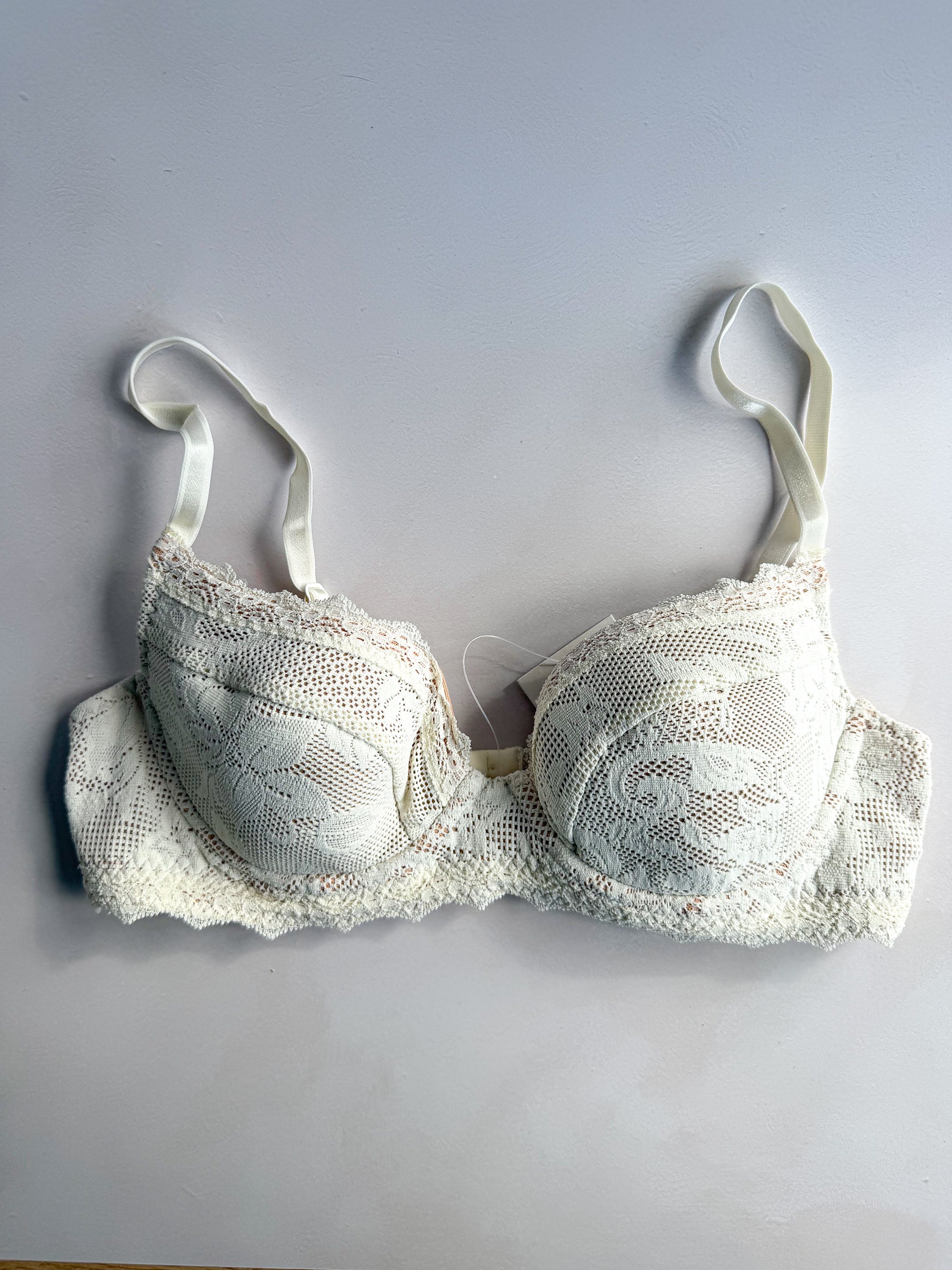 Pain De Sucre Ecru White Lace Bra in Lua