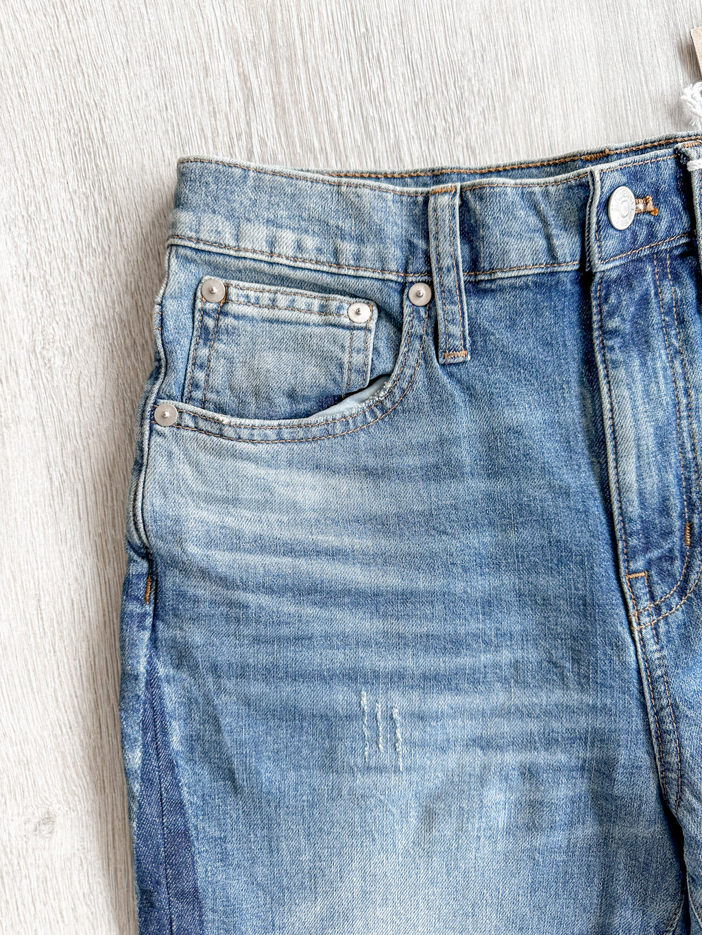 Madewell High-Rise Slim Raebrook Wash Boyjean Relaxed Leg Denim Jeans - House Of Huntington