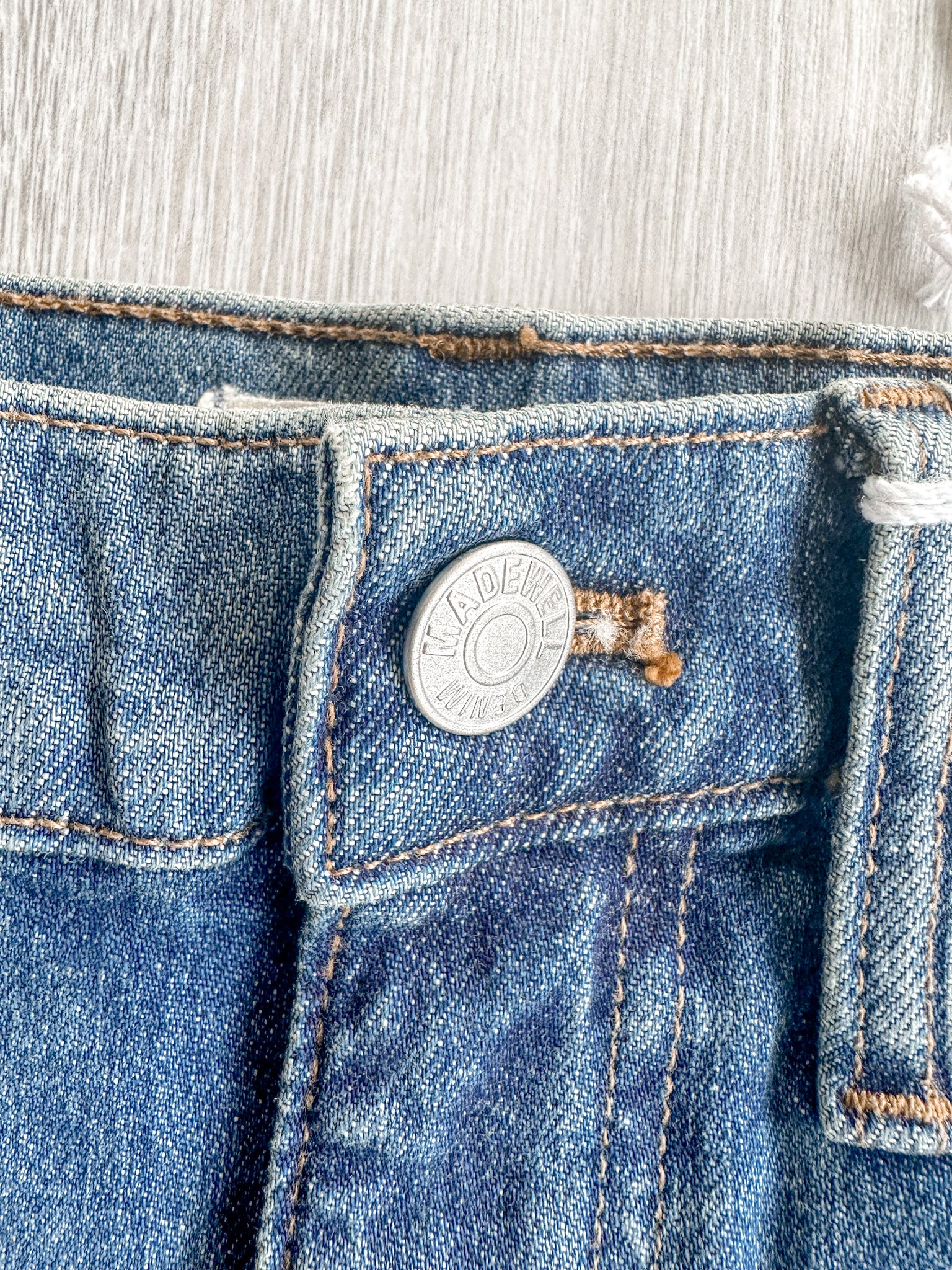 Madewell High-Rise Slim Raebrook Wash Boyjean Relaxed Leg Denim Jeans - House Of Huntington