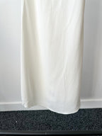 Robe colonne blanche à volants et à une épaule Warrington de Roland Mouret
