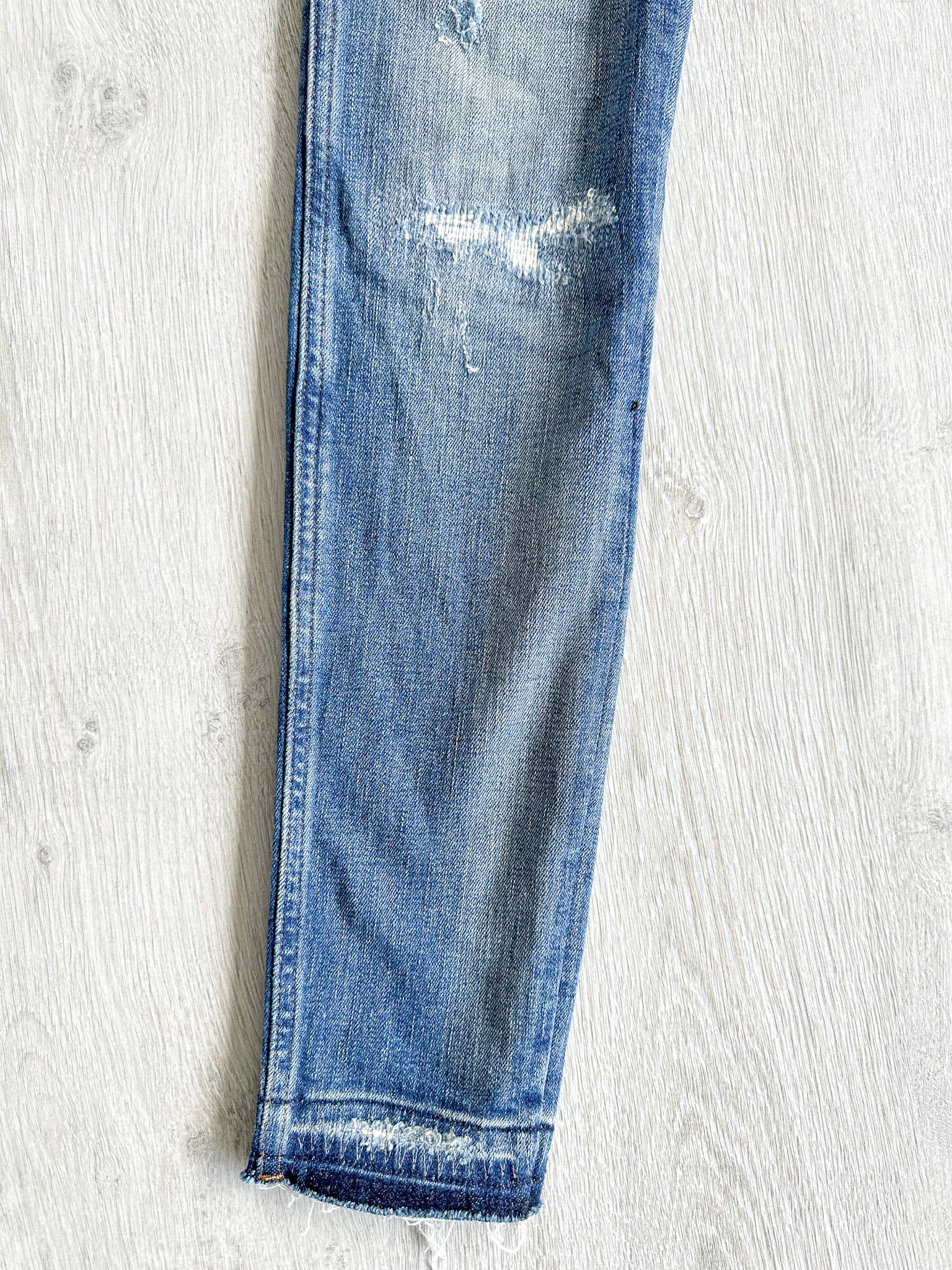 Джинсы-скинни со средней посадкой MADEWELL 9 дюймов в цвете York Wash: порвать и починить