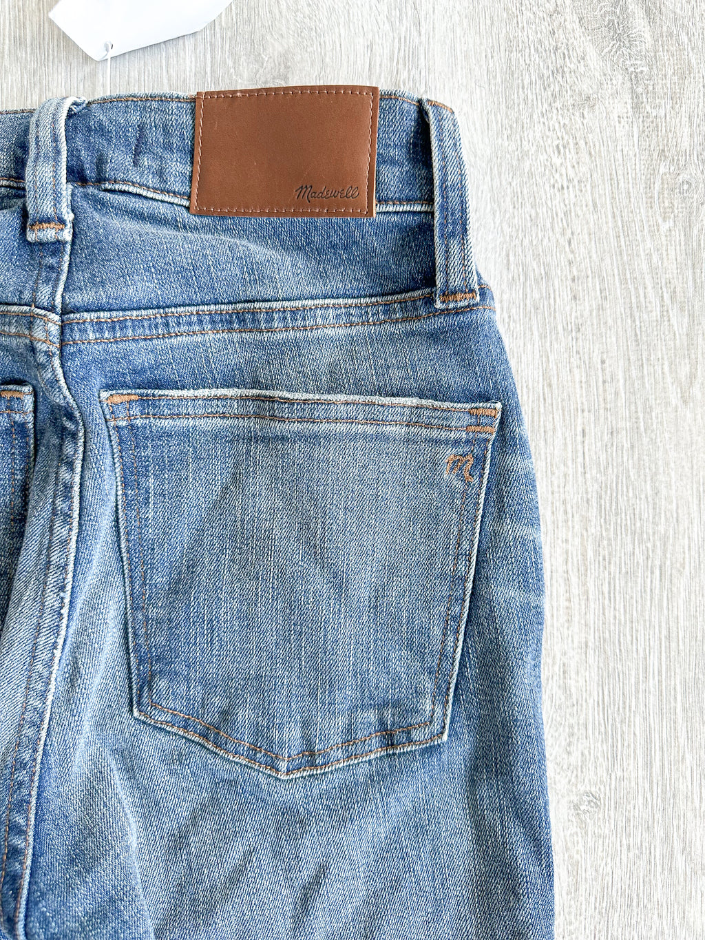 Джинсы-скинни со средней посадкой MADEWELL 9 дюймов в цвете York Wash: порвать и починить