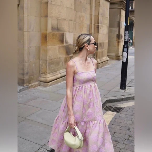 baum und pferdgarten pink dress Baum Und Pferdgarten Aviana Big Pink Flower Midi Dress House Of Huntington